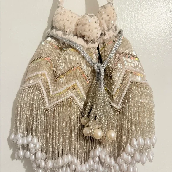 Indian Elegant velvet pearl and nalki Bead work Evening potli Bag - Picture 7 of 12